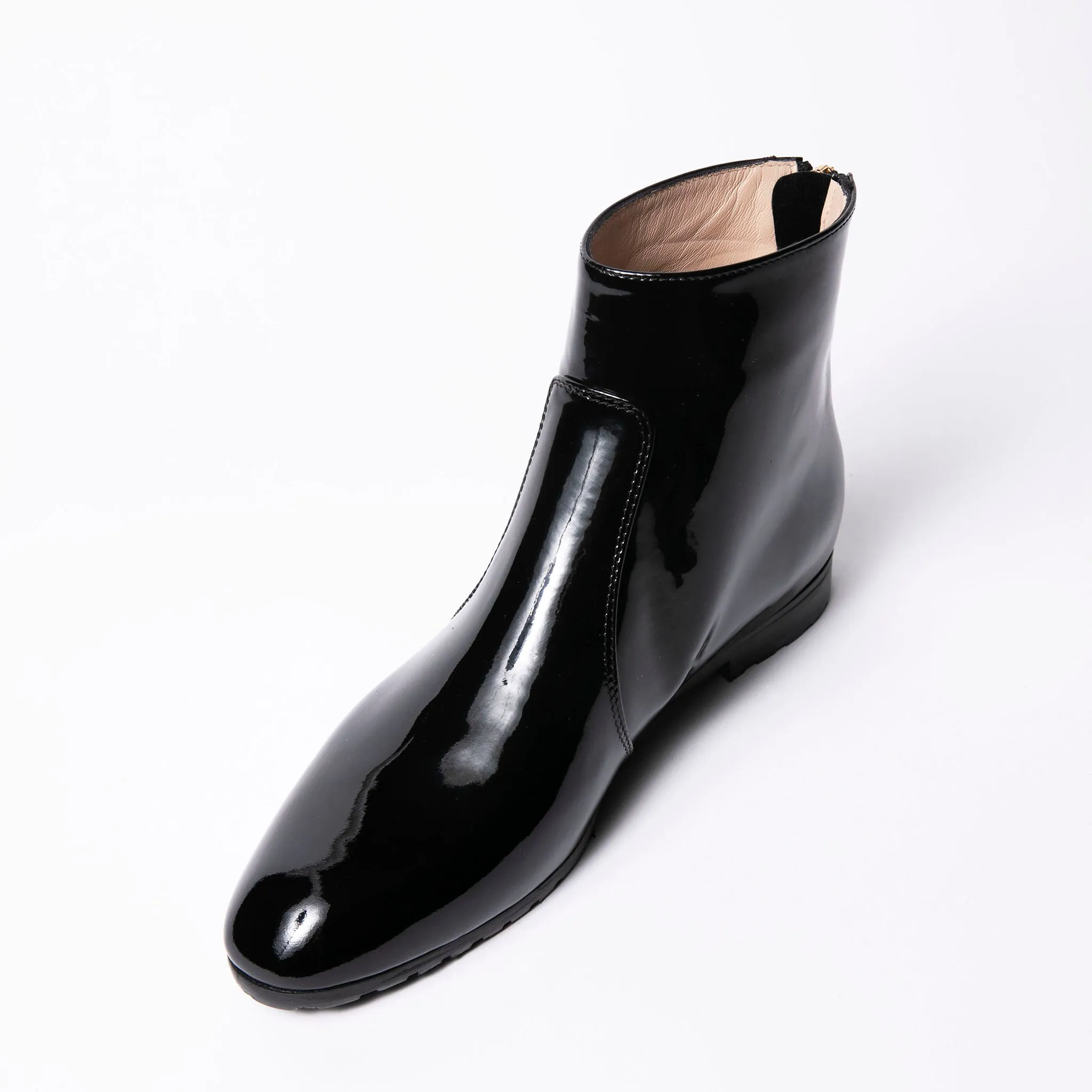 Minimalistic Ankle Boots in Black Patent