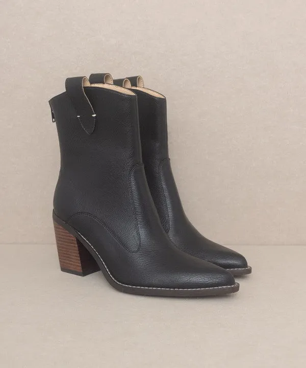 OASIS SOCIETY Tara - Two Paneled Western Boots